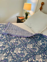 Peony Quilt in Violet