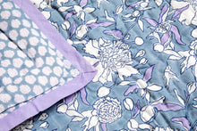 Peony Quilt in Violet